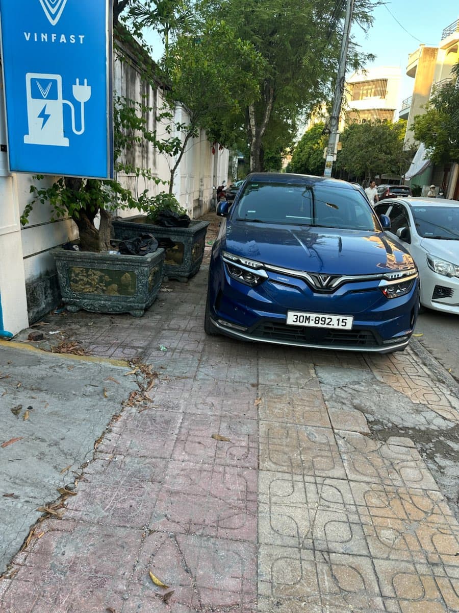 VinFast VF 8